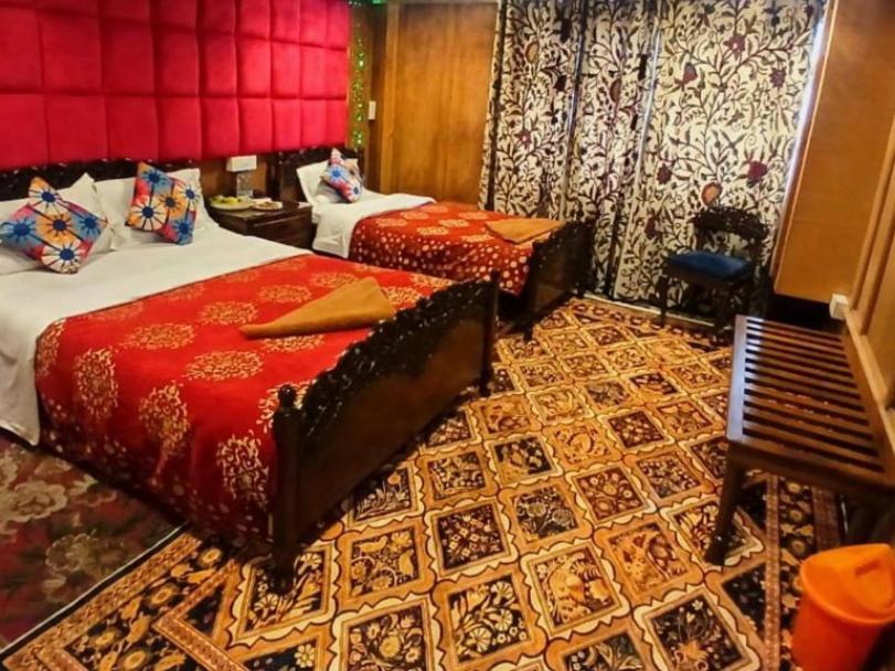 New Lakes Crown Group Of Houseboats Srīnagar Quarto foto