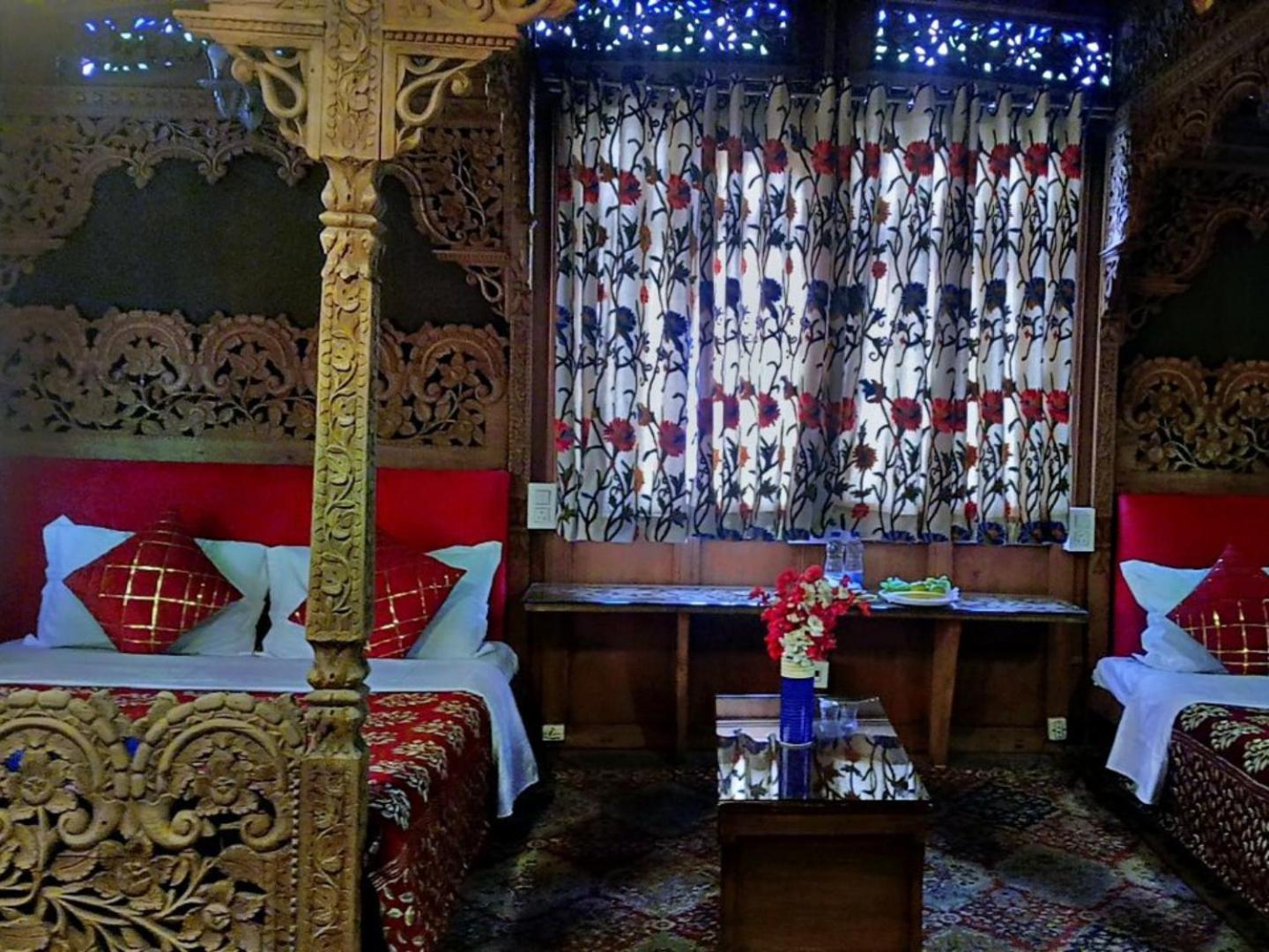 New Lakes Crown Group Of Houseboats Srīnagar Quarto foto