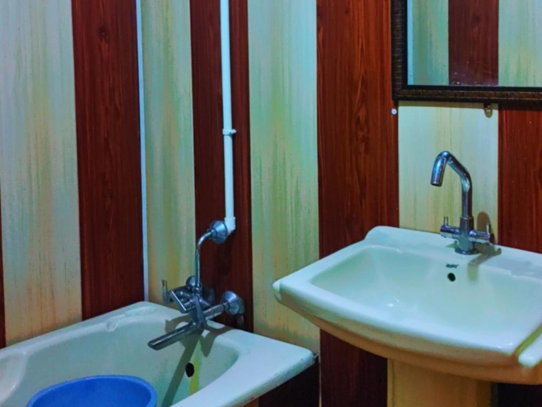 New Lakes Crown Group Of Houseboats Srīnagar Quarto foto